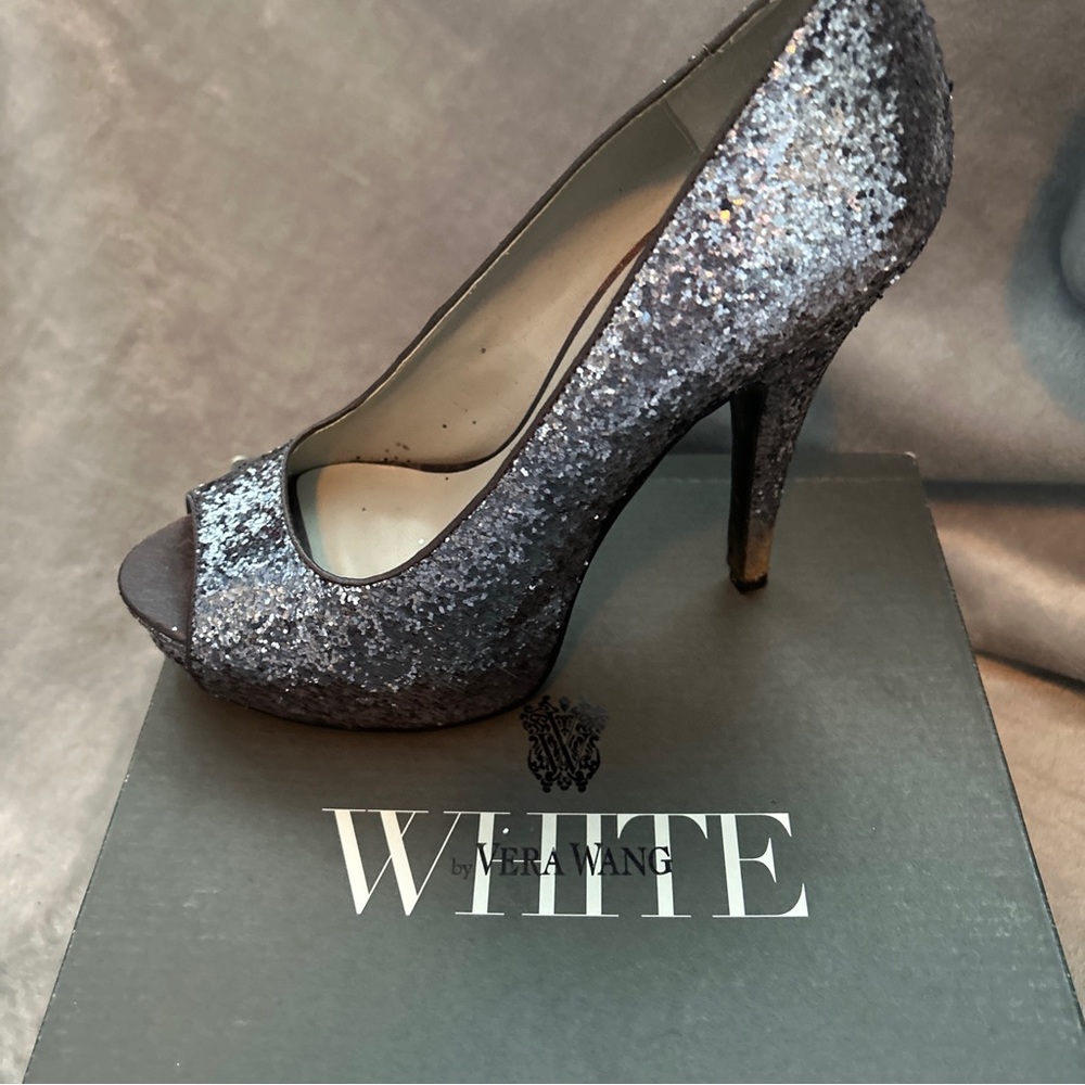 VERA WANG WHITE Women's Pumps sz 9 Platform Peep Toe in Lavender Glitter MINT